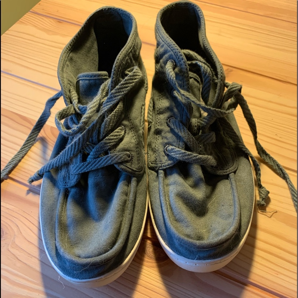 Moccasin Sneakers